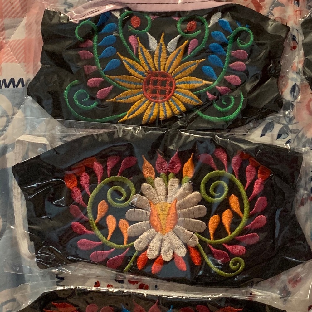 Cubrebocas bordados